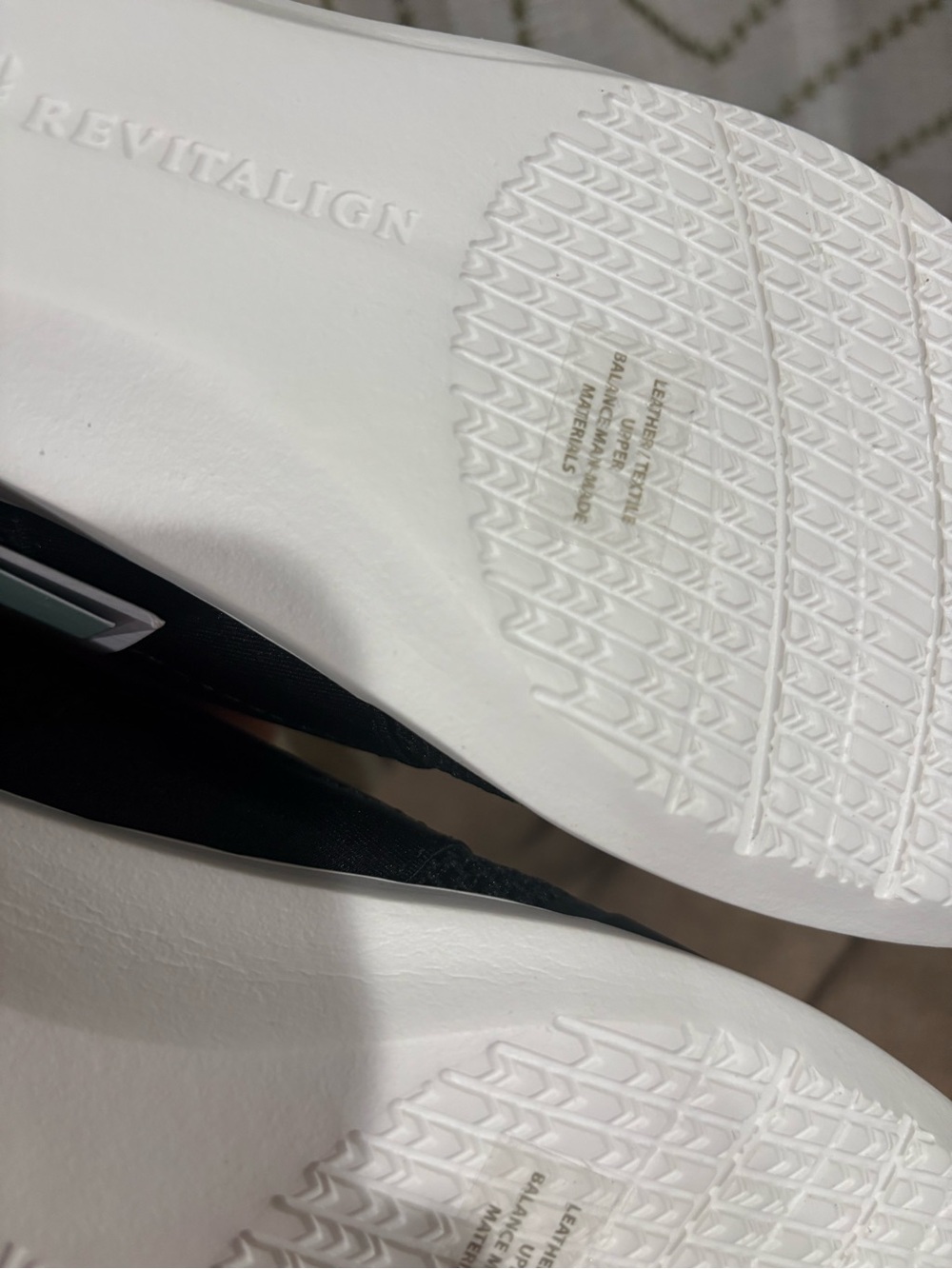 REVITALIGN Women's Bristol Slip On Sneaker Size 7 - Picture 8 of 8